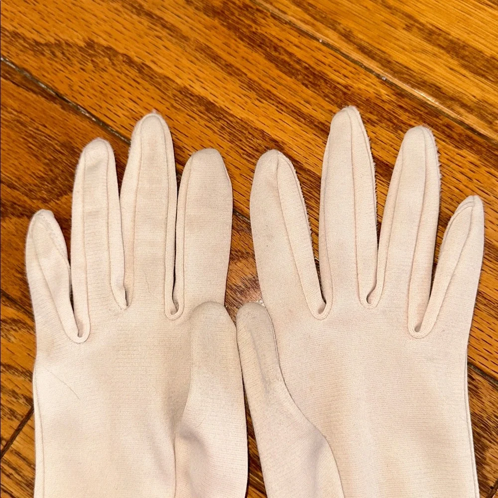Vintage 60s New York Glove Co Nylon Tan Gloves with elastic ruched sides‎